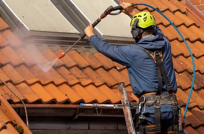 Démoussage et hydrofuge de toiture à Madriat